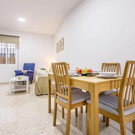 Apartamentos Sta Maria La Blanca Sevilla Bagian luar foto