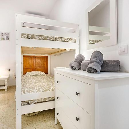 Apartamentos Sta Maria La Blanca Sevilla Bagian luar foto
